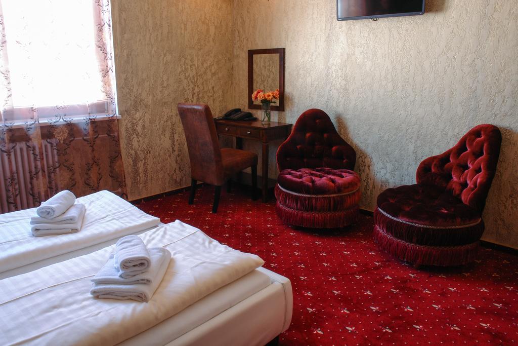 Hotel Krone Friesenheim  Zimmer foto