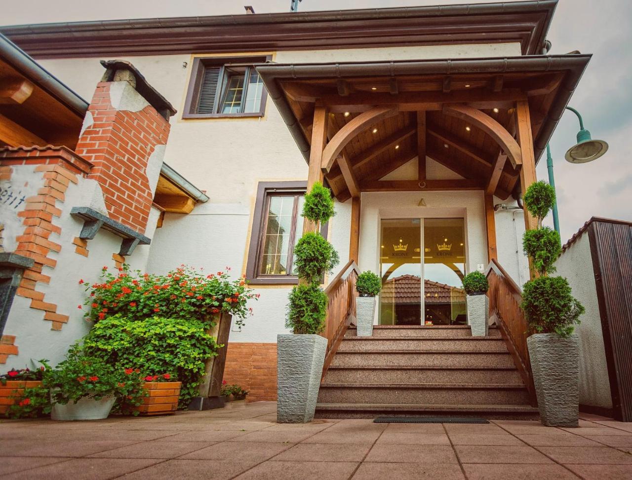 Hotel Krone Friesenheim  Exterior foto